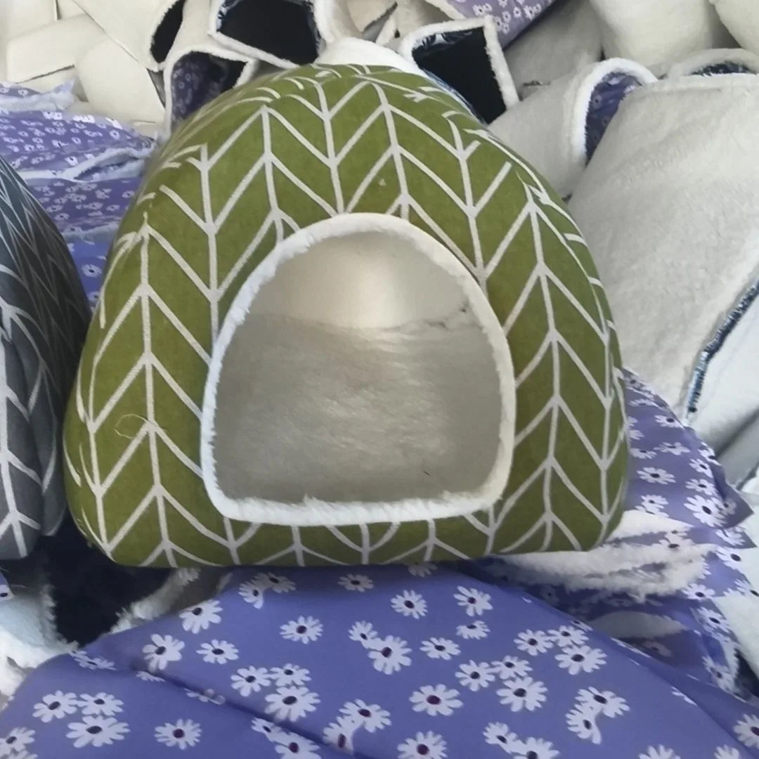 Guinea Pig Hideout Bed Hamster House for Chinchilla Hedgehog Rabbit House Cave Nest Sleeping Bed Cage Small Pet Accessories